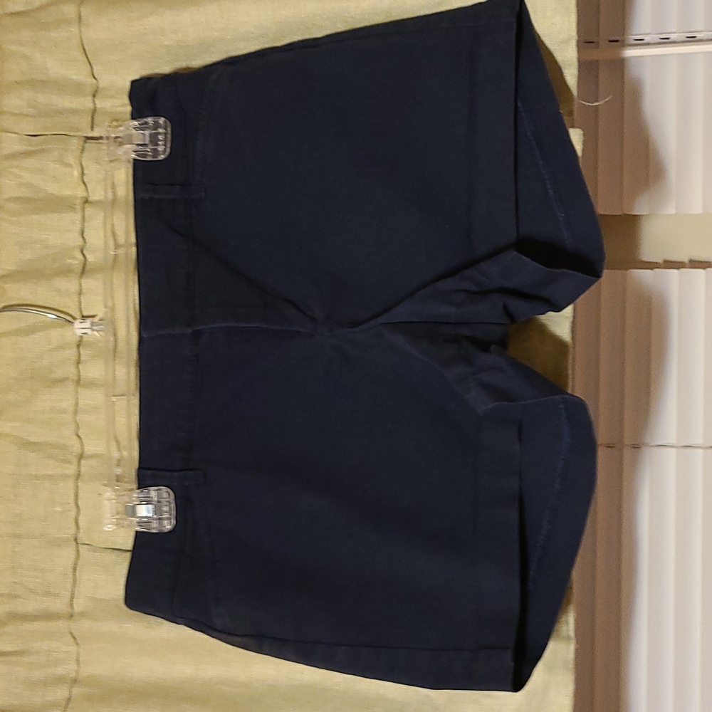Women's Size 6, Old Navy Pixie mid-rise shorts, navy blue.